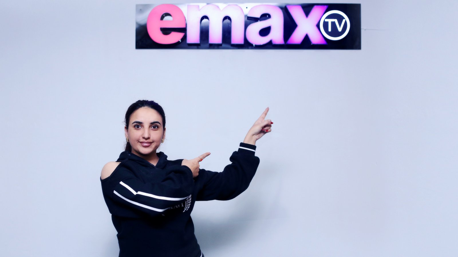 Tik Toker Hareem Shah Set to Make her Acting Debut on UrduFlix