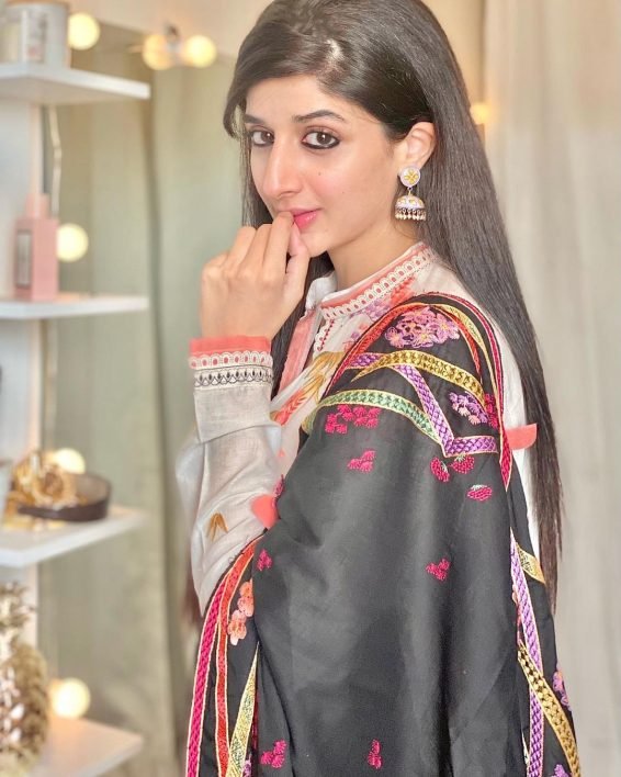 Why Mawra Hocane says mann bharya.. badal gayo saraa?