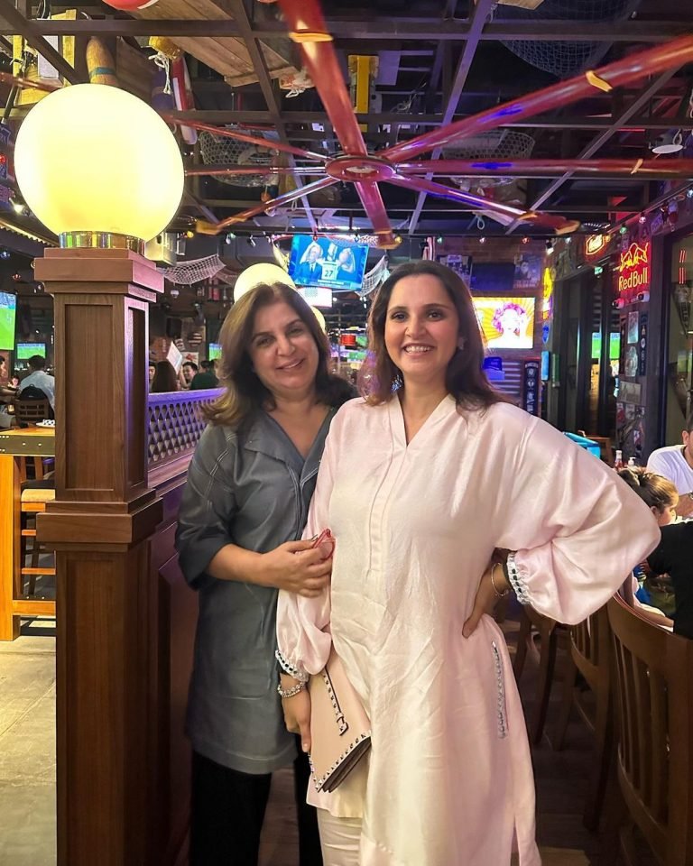 Farah Khan surprisingly meets BFF Sania Miza in Dubai