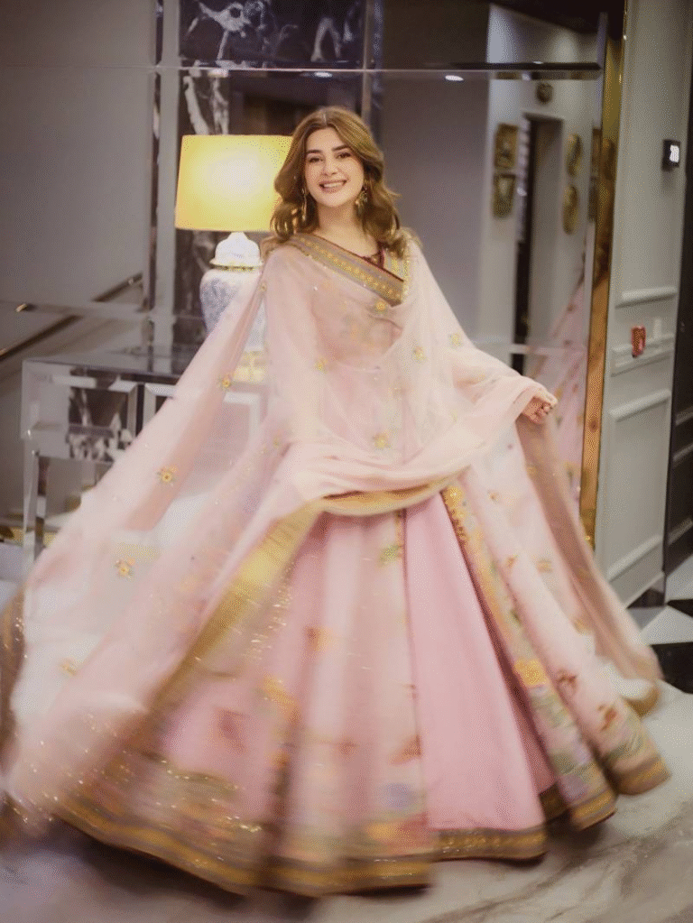 Fans Swoon as Kubra Khan’s Stunning Shaadi-Season Look Goes Viral