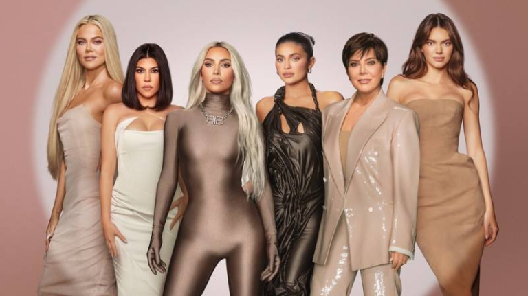 Khloé Kardashian Reveals Secrets Behind Family’s Lavish Christmas Eve Party