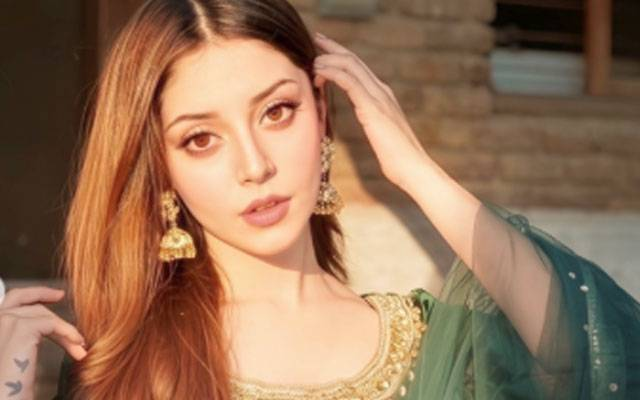 Alizeh Shah’s Retro Glam Look Wins Praise as New Photos Go Viral on Social Media